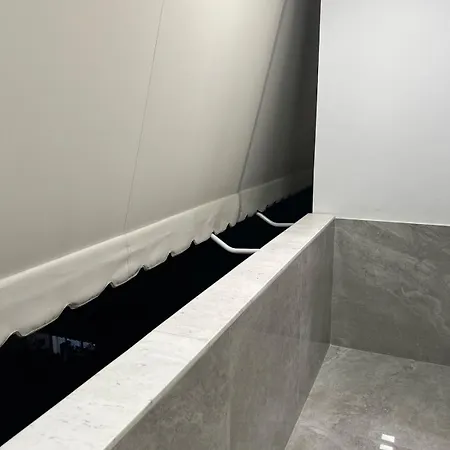 7 Floor Luxury Apartment *