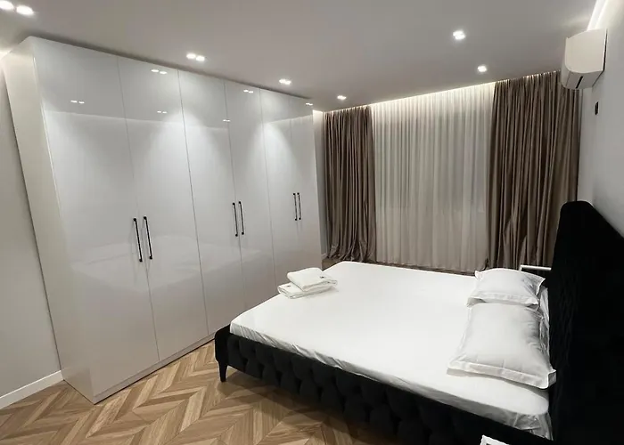 7 Floor Luxury 公寓 *