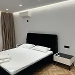 7 Floor Luxury * Tirana