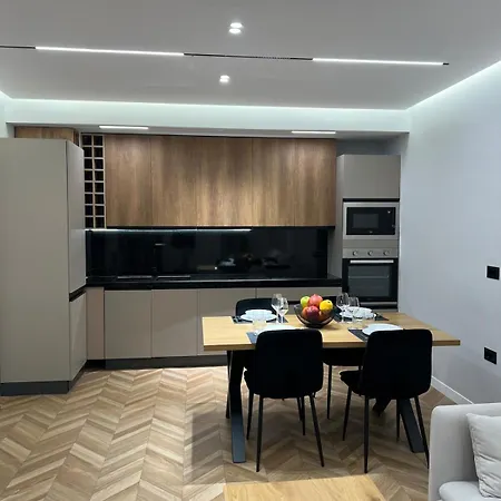 7 Floor Luxury