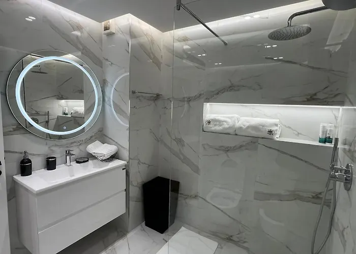 7 Floor Luxury Apartment Tirana